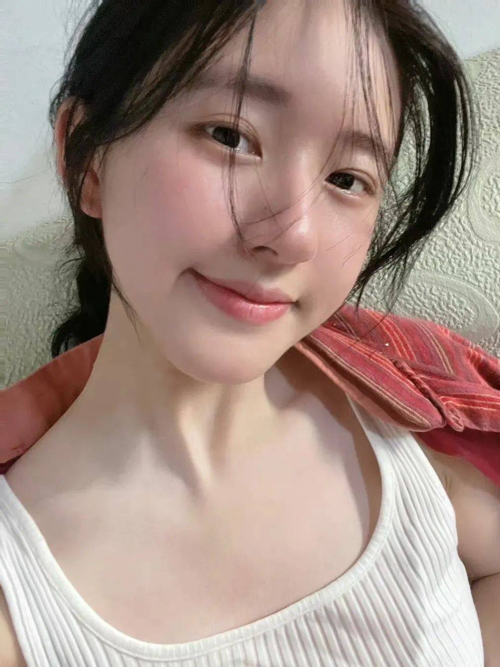 女明星素颜照排行榜_十大女星素颜排名,杨幂垫底,刘亦菲第三,第一无人能超越!(2)