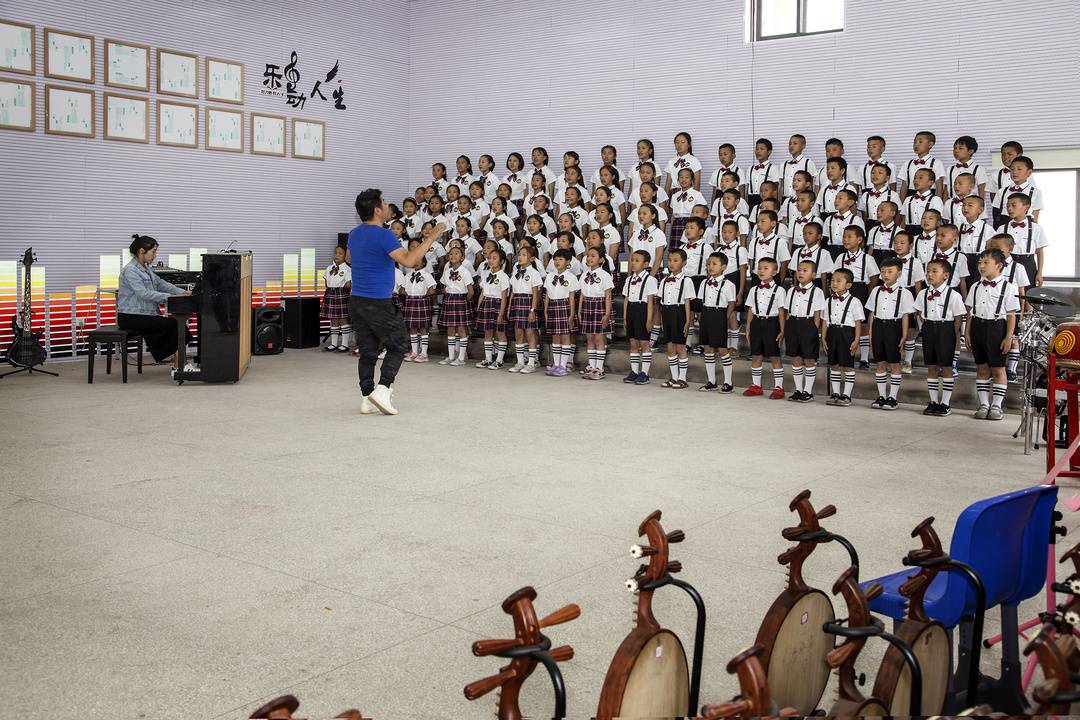 镜头下的大凉山：凉山州成立70周年县市风采——喜德县休闲区蓝鸢梦想 - Www.slyday.coM