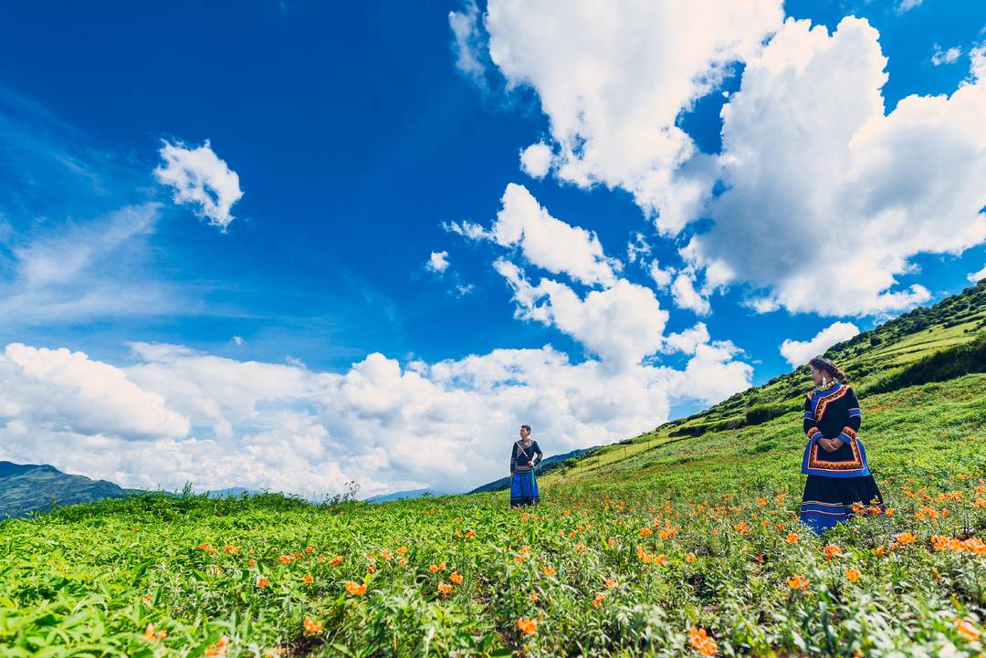 镜头下的大凉山：凉山州成立70周年县市风采——喜德县休闲区蓝鸢梦想 - Www.slyday.coM