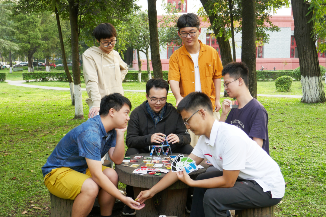 听零零后说休闲区蓝鸢梦想 - Www.slyday.coM