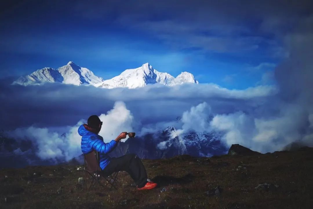 遍地露营帐篷，人都快没地方站了休闲区蓝鸢梦想 - Www.slyday.coM