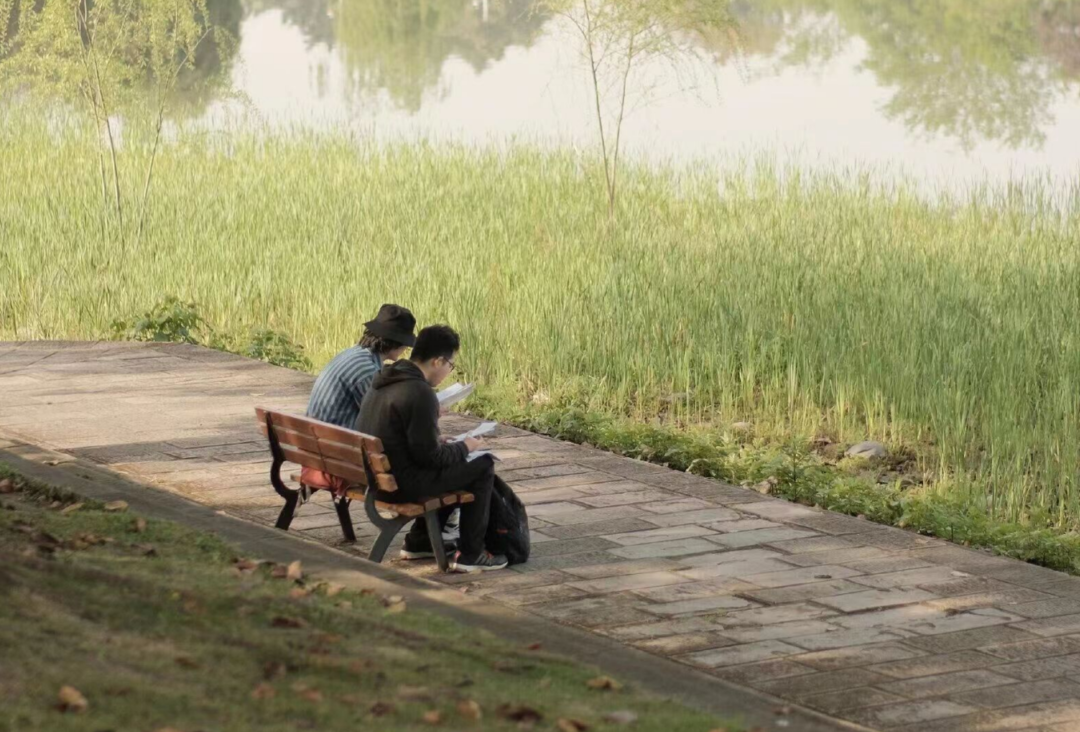 听零零后说休闲区蓝鸢梦想 - Www.slyday.coM