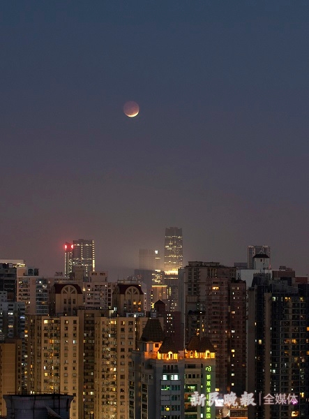 红月亮遇上天王星！今晚“天空剧场”的“门票”买一送一！休闲区蓝鸢梦想 - Www.slyday.coM