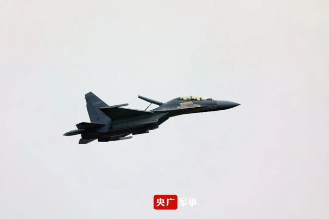 开幕!歼-20展翅珠海并首次地面展示|歼-20|珠海市|歼-16_新浪新闻
