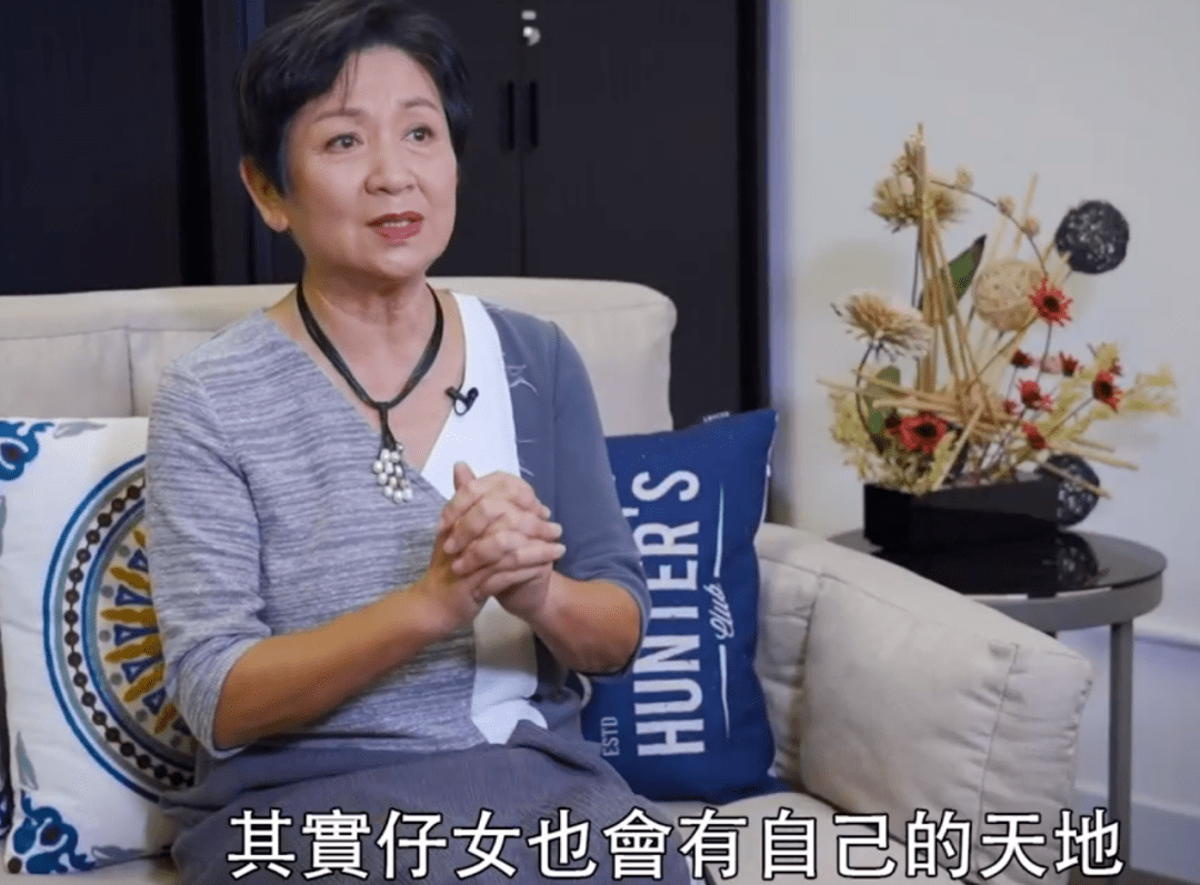 73岁香港戏骨拒绝跟女儿移民国外，宁愿晚年入住老人院_鲍起静_晚年生活_方平|方平|鲍起静|老人院_新浪新闻