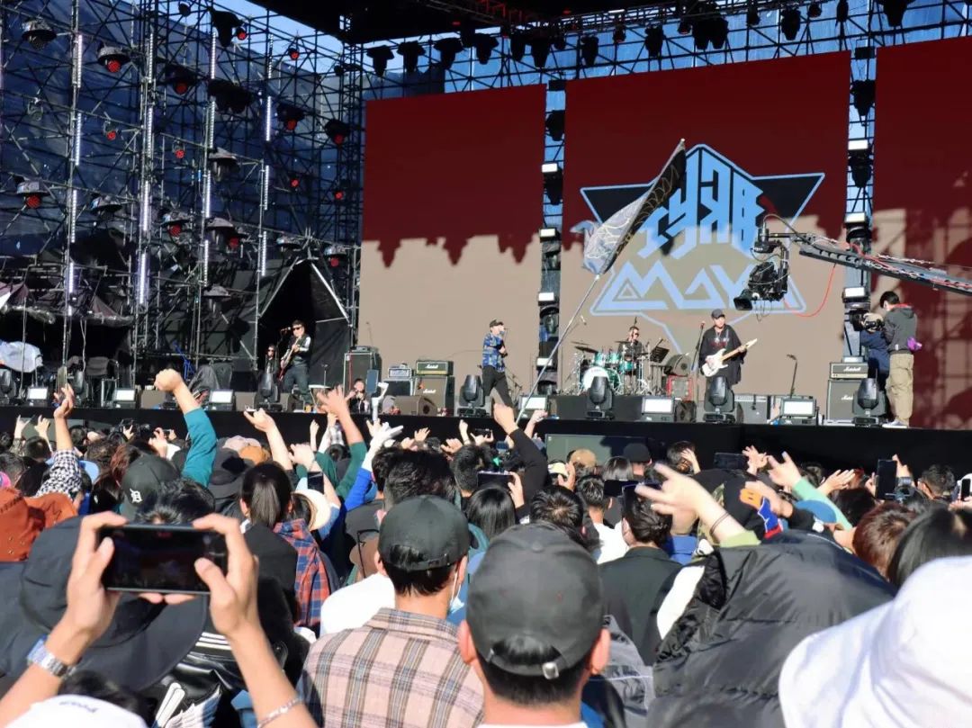 难说再见！2022雪山音乐节落幕休闲区蓝鸢梦想 - Www.slyday.coM