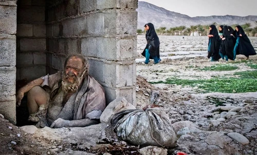 94岁“全球最脏的人”！67年来第一次洗澡，结果洗完去世，原因让人震惊...休闲区蓝鸢梦想 - Www.slyday.coM