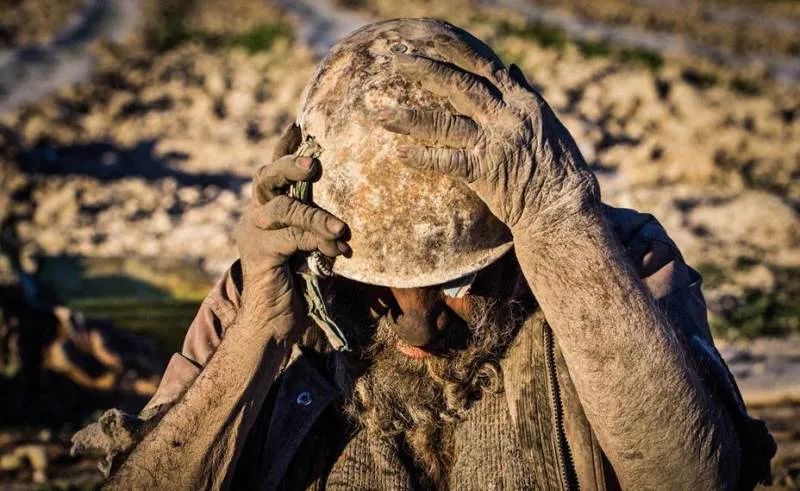 94岁“全球最脏的人”！67年来第一次洗澡，结果洗完去世，原因让人震惊...休闲区蓝鸢梦想 - Www.slyday.coM