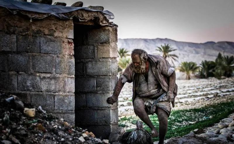 94岁“全球最脏的人”！67年来第一次洗澡，结果洗完去世，原因让人震惊...休闲区蓝鸢梦想 - Www.slyday.coM