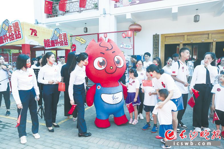 守艺人的“娘家”，游客的“文化会客厅”（寻美非遗）休闲区蓝鸢梦想 - Www.slyday.coM