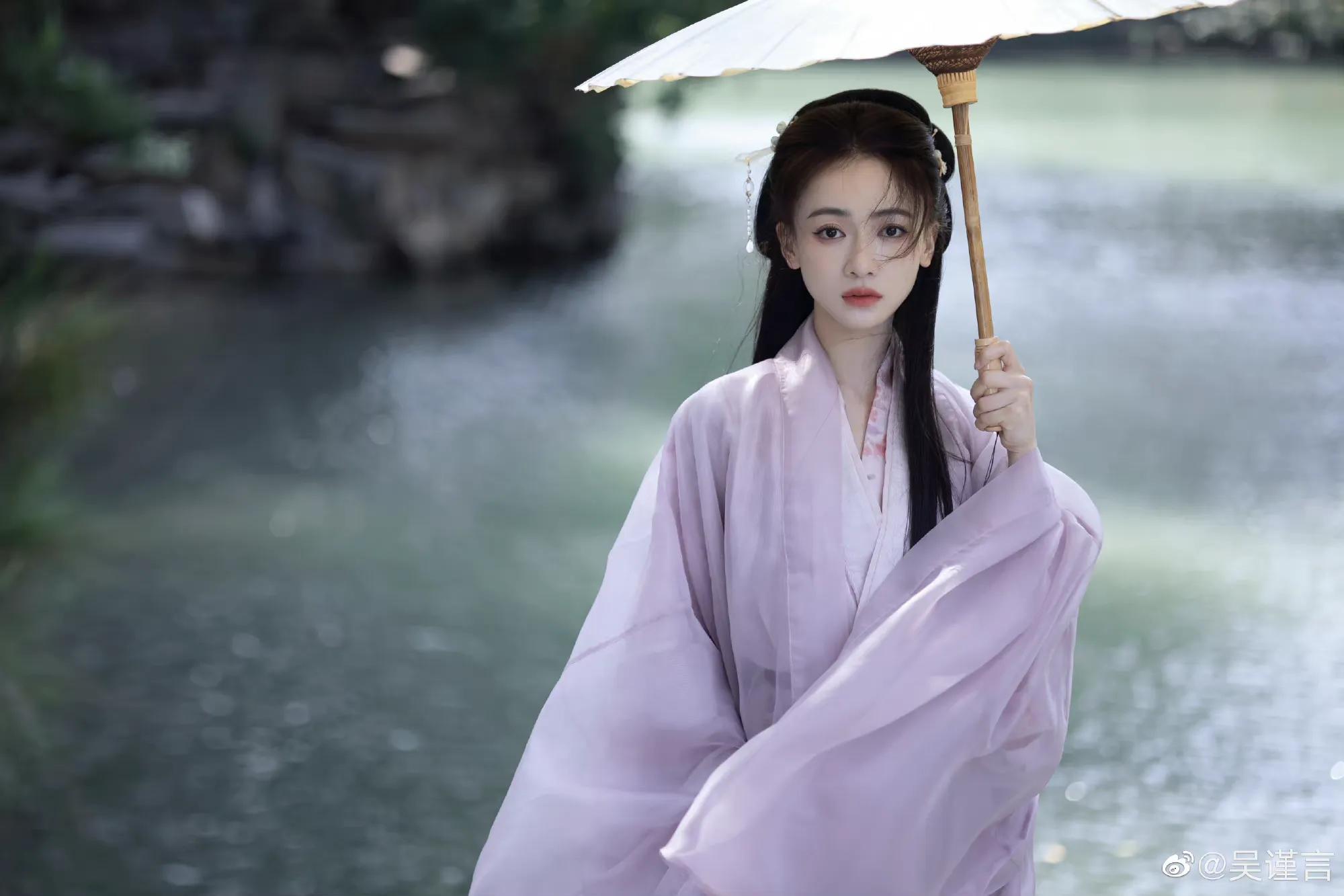 吴谨言古装紫衣唯美写真,清冷仙气,灵动自然|吴谨言|古装|仙气_新浪