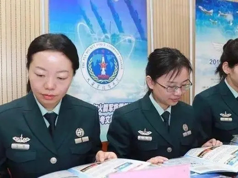 军队文职的工资有多高？在职人员晒出“收入”，网友直呼：真香！|招聘|学生|岗位|大学生|就业_新浪新闻