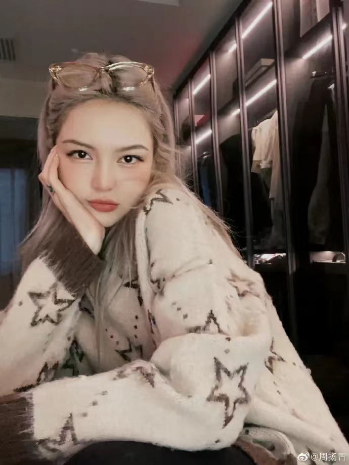 次元壁破了!twins于文文和周扬青合照,四大美女亲密互动感情真好