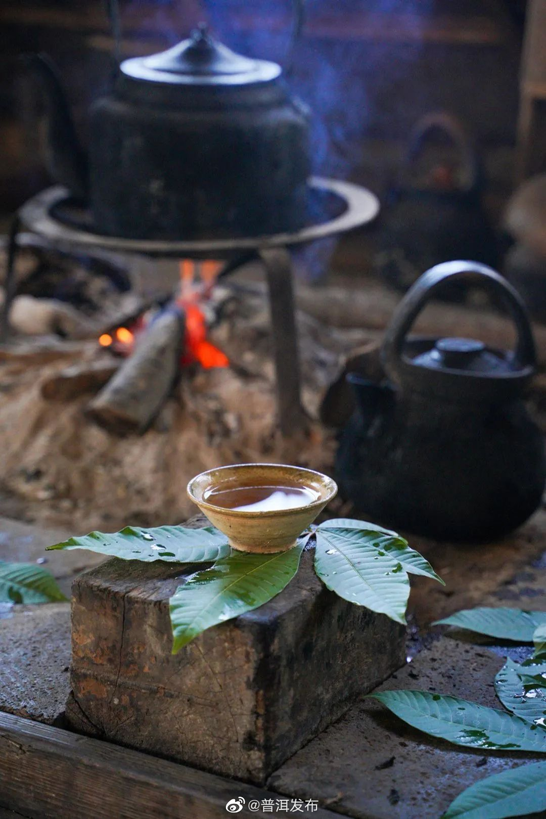 走近火塘烤茶,走进那些茶香浸润的日子|烤茶|火塘|景迈山_新浪新闻