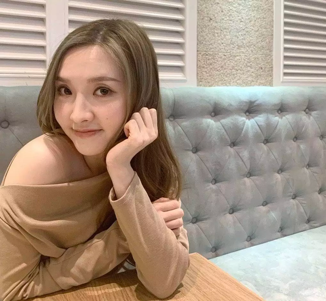 香港知名女歌手宣布与男友分手!公开恋情不到半年,被指小三上位|林颖彤|香港|女歌手_新浪新闻