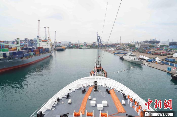 “和平方舟”号医院船抵达印尼雅加达展开访问休闲区蓝鸢梦想 - Www.slyday.coM