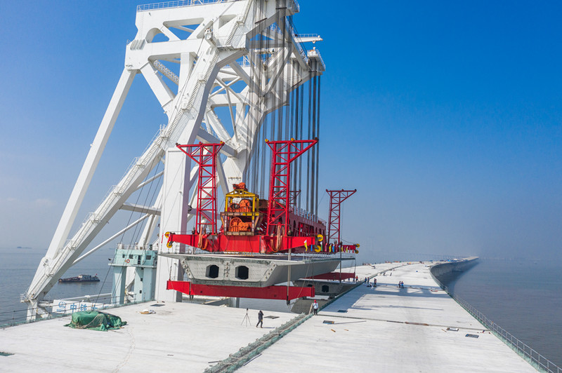 深中通道海上非通航孔桥混凝土箱梁架设完成|箱梁_新浪财经_新浪网