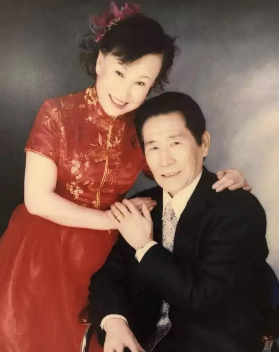 潘长江为86岁母亲庆生：百事孝为先 会传承好家风休闲区蓝鸢梦想 - Www.slyday.coM