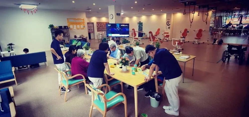 “老年版幼儿园”，城镇养老新选择？