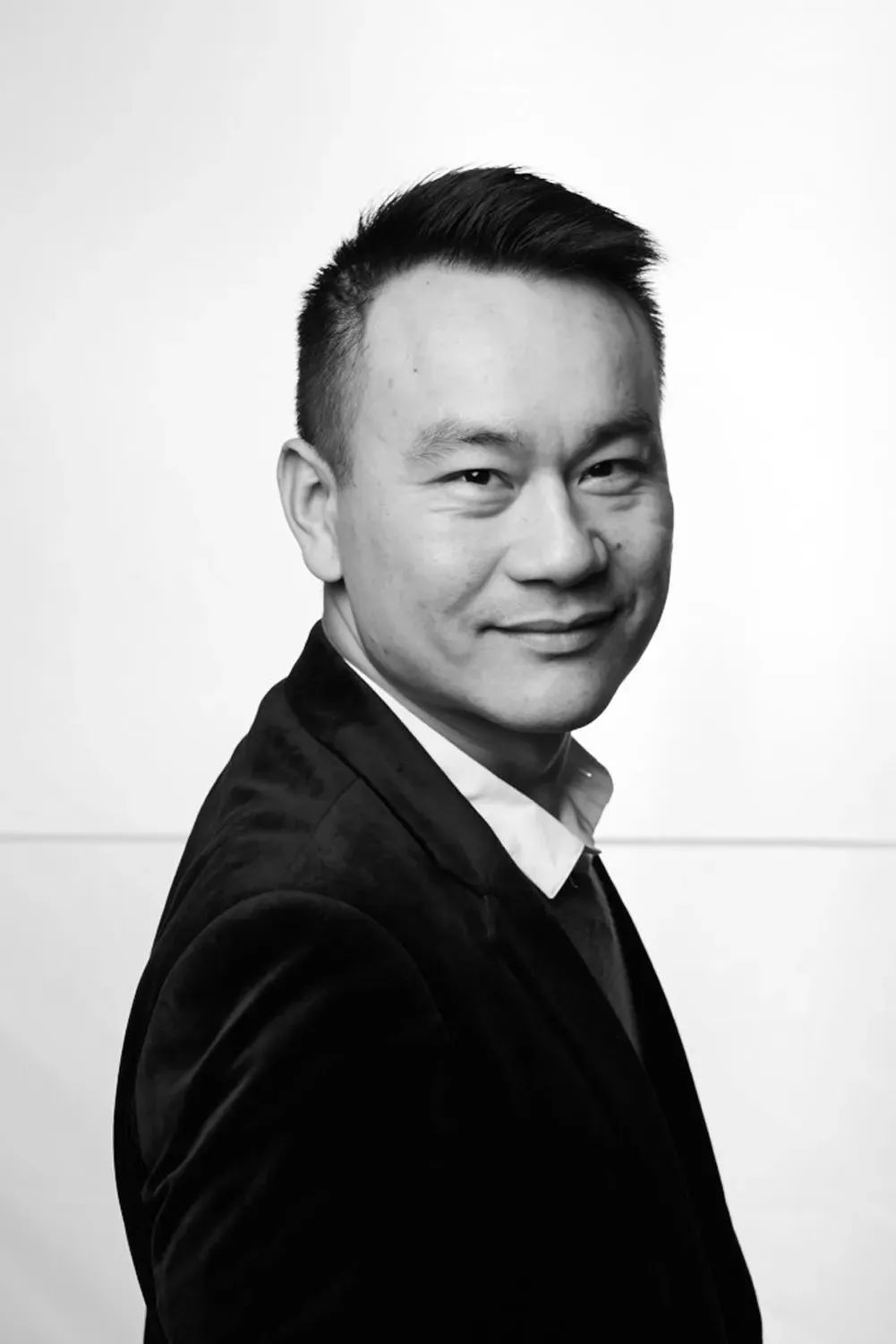 4位神秘藏家、3位神秘评委，各自组队解锁在ART021十岁生日的新玩法休闲区蓝鸢梦想 - Www.slyday.coM