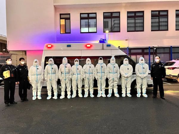 北横通道里9人竞逐飙车，最高时速177公里！有人还是无证驾驶？上海警方：刑拘，立案调查！休闲区蓝鸢梦想 - Www.slyday.coM