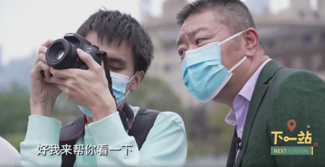 上海这些盲童拿起相机，他们拍下的照片是这样的...休闲区蓝鸢梦想 - Www.slyday.coM