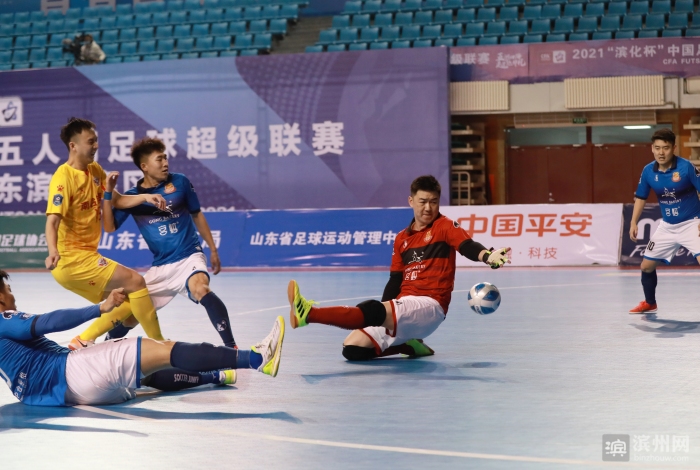 足球情报局追踪报道梅西伤情恢复进展复出时间或将提前