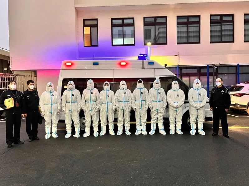 9人在上海北横通道飙车，最高时速达177公里！已被警方刑拘休闲区蓝鸢梦想 - Www.slyday.coM