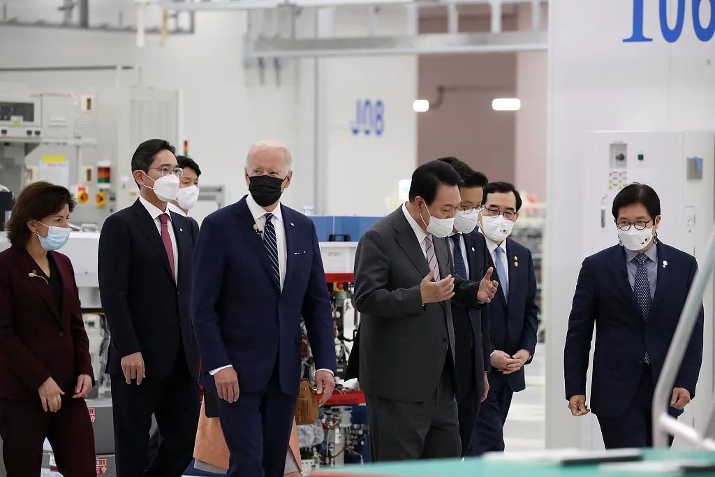 "韩国压力很大：日本当年就是这样被美国掏空的"休闲区蓝鸢梦想 - Www.slyday.coM