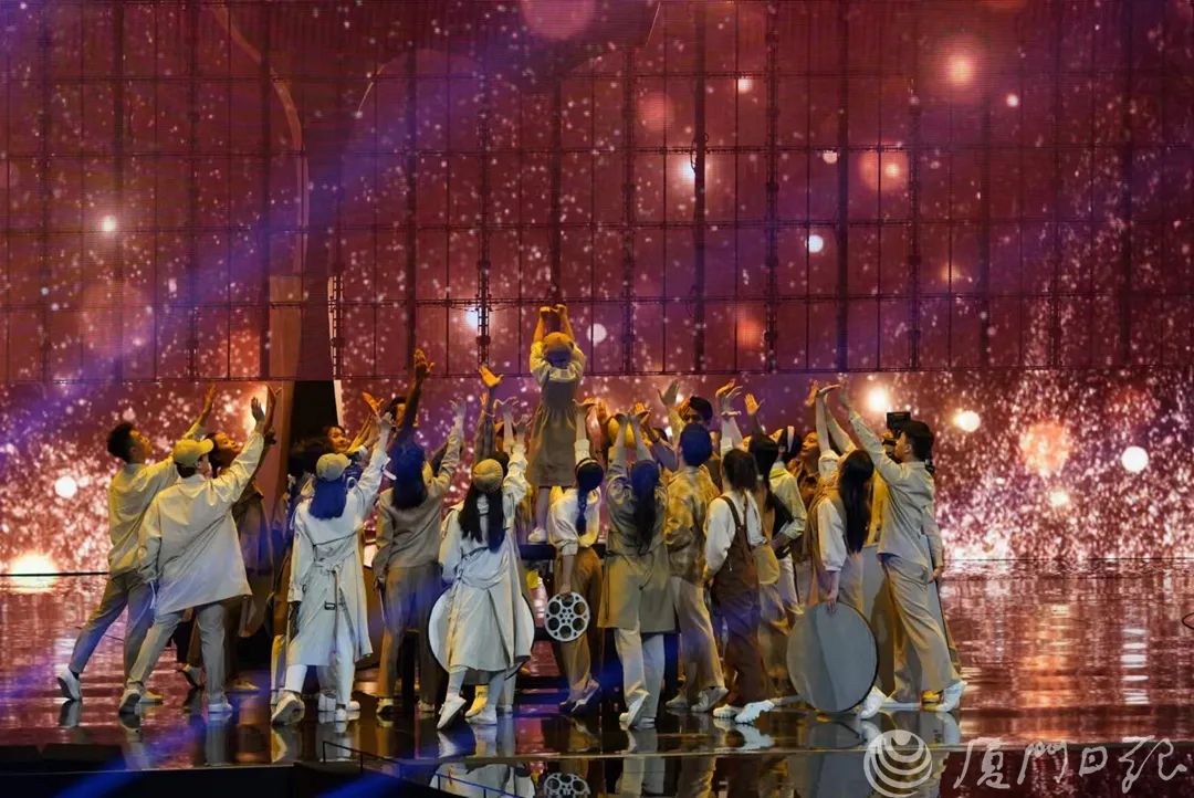 重磅揭晓！金鸡奖最佳男女主角、最佳导演等分别是……休闲区蓝鸢梦想 - Www.slyday.coM