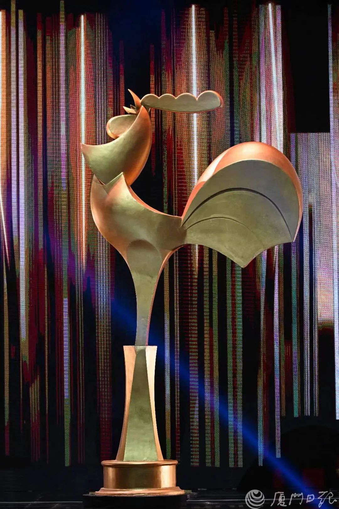 重磅揭晓！金鸡奖最佳男女主角、最佳导演等分别是……休闲区蓝鸢梦想 - Www.slyday.coM