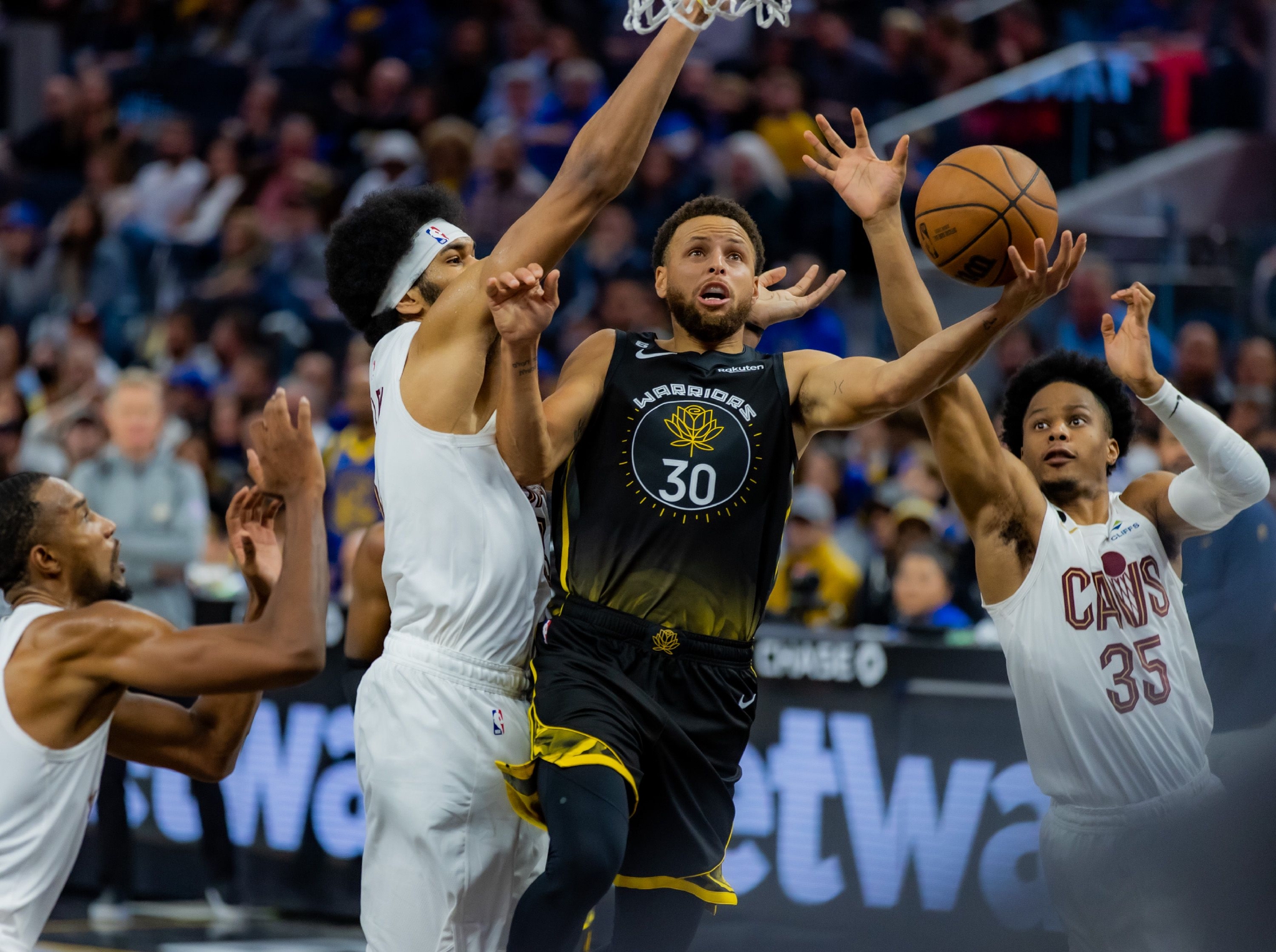 篮球——NBA常规赛：勇士胜骑士休闲区蓝鸢梦想 - Www.slyday.coM