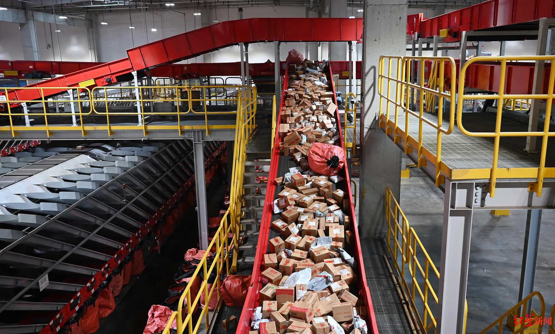 听成都拼搏的声音这个亚洲一号智能分拣中心里你的双11快递已出发