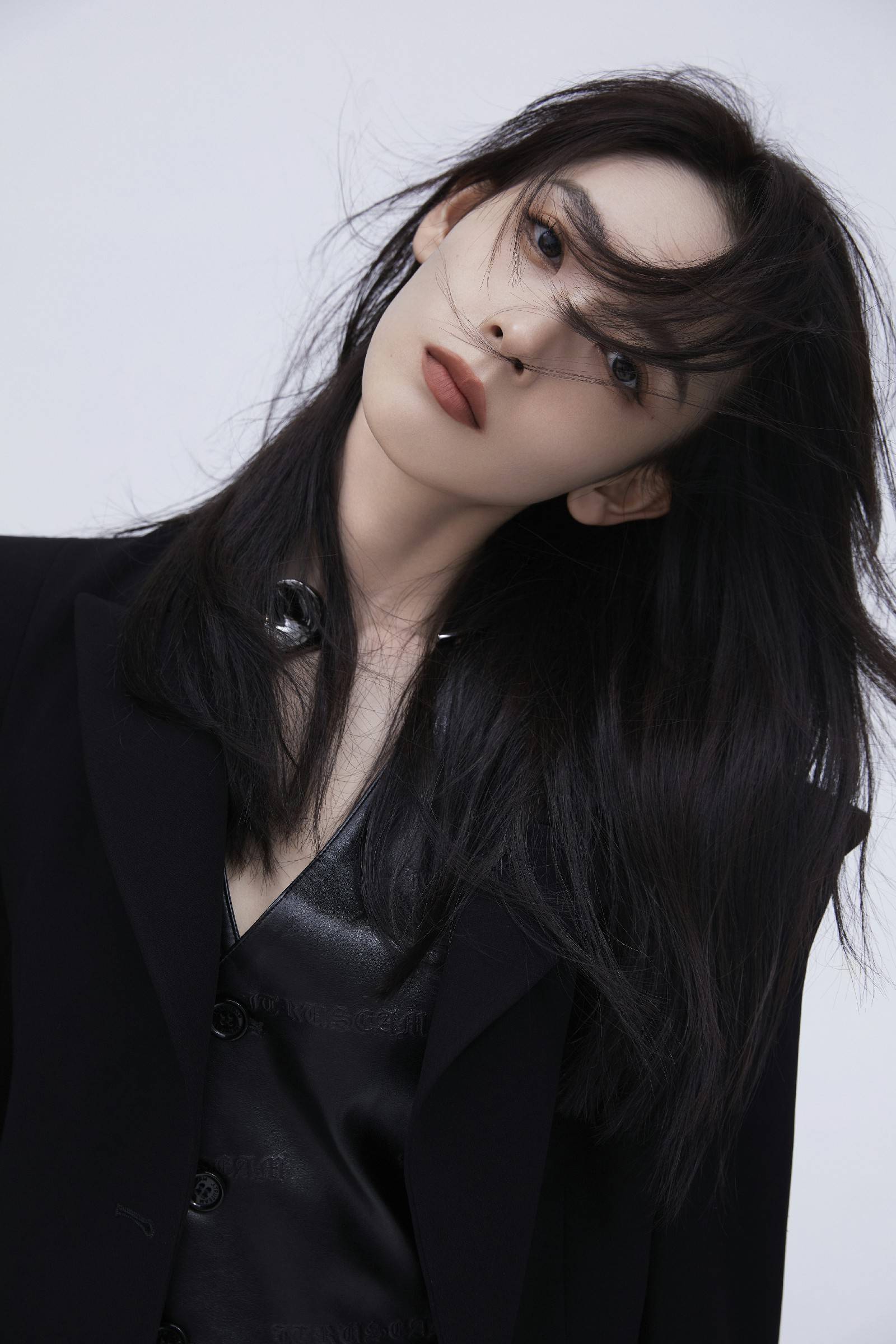 陈瑶官宣加入中视同成 共赴未来无限星程