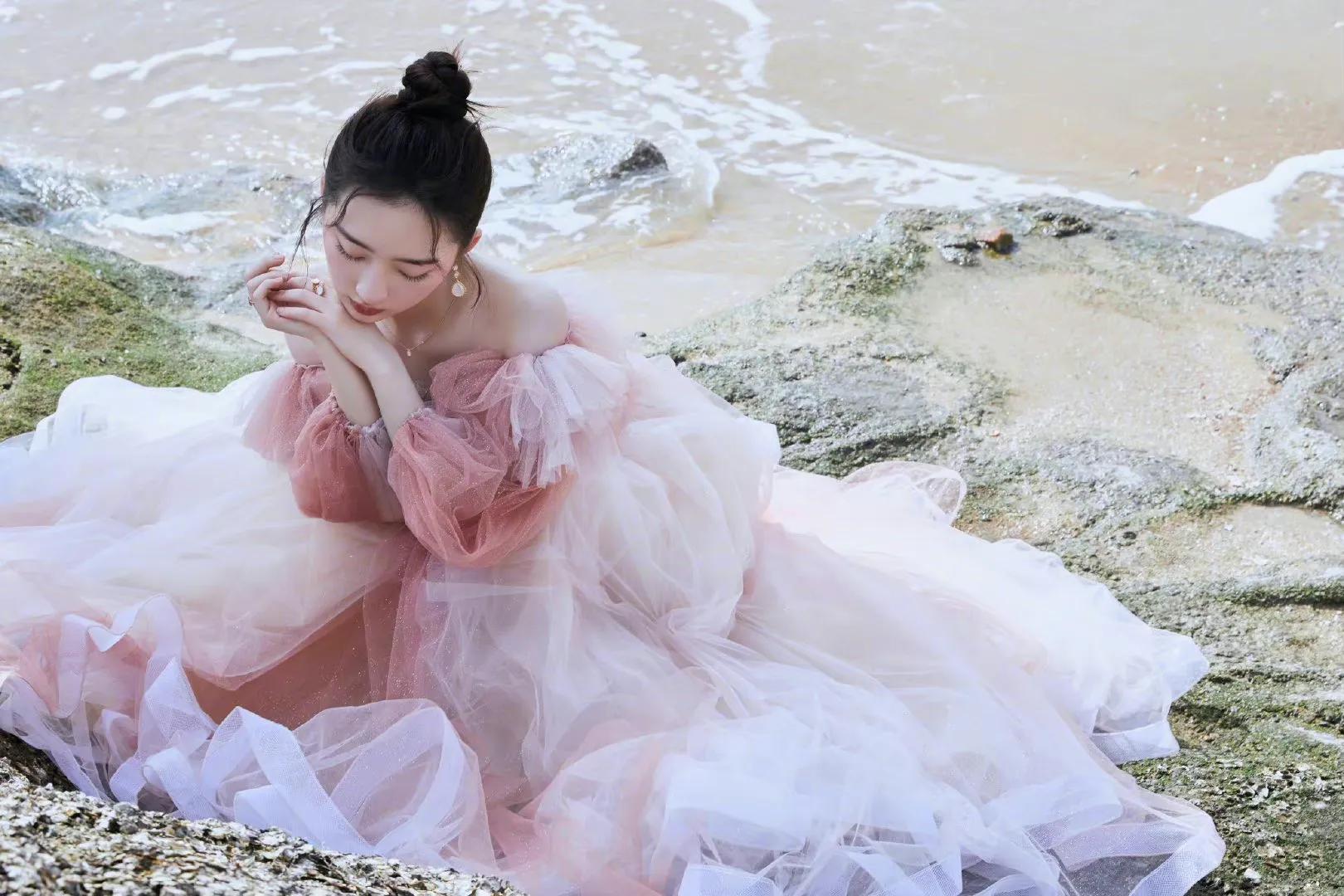 邓恩熙金鸡奖灵动粉裙造型,高清壁纸,清新甜美,仙气飘飘插图3