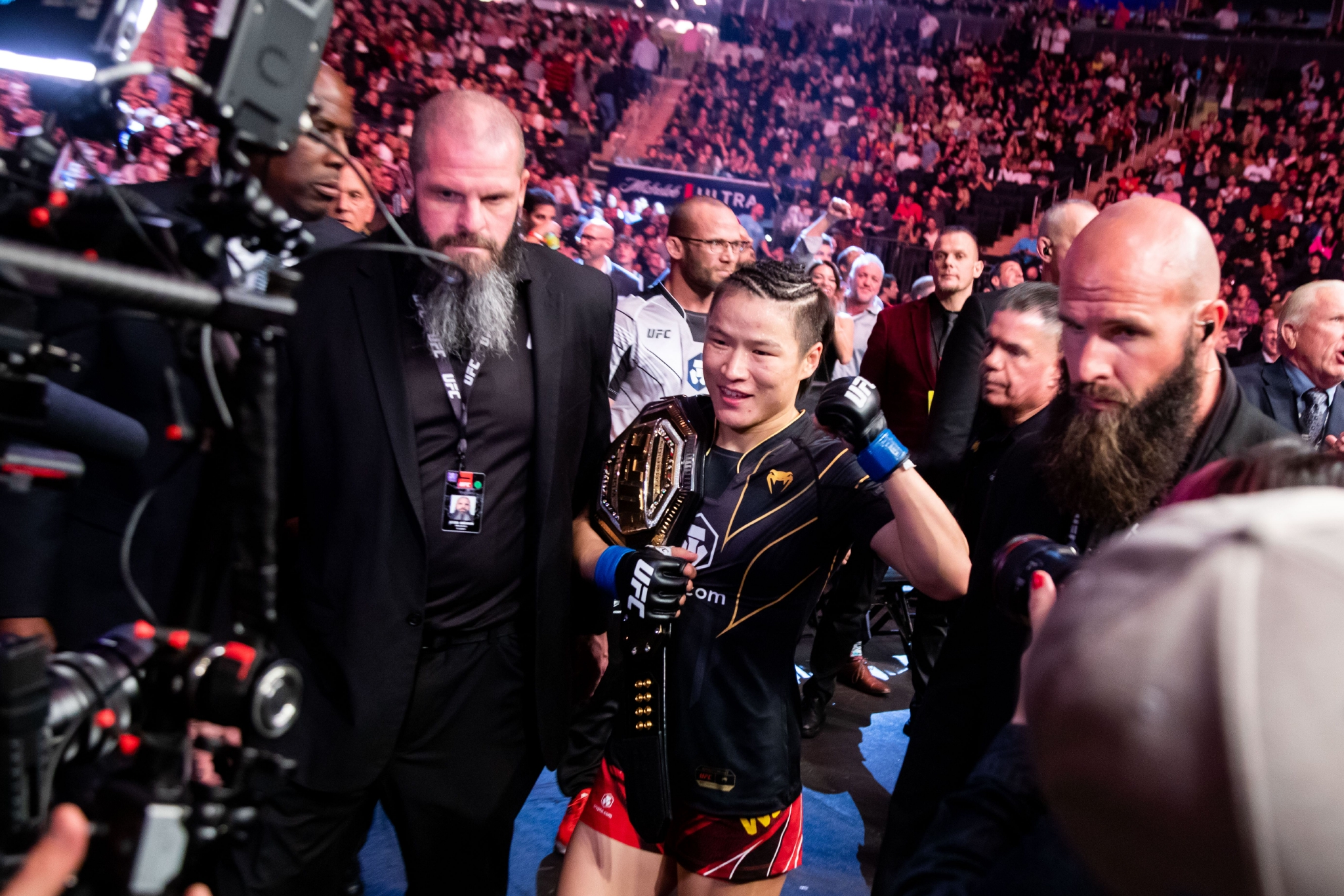 搏击——UFC281：张伟丽重夺金腰带休闲区蓝鸢梦想 - Www.slyday.coM