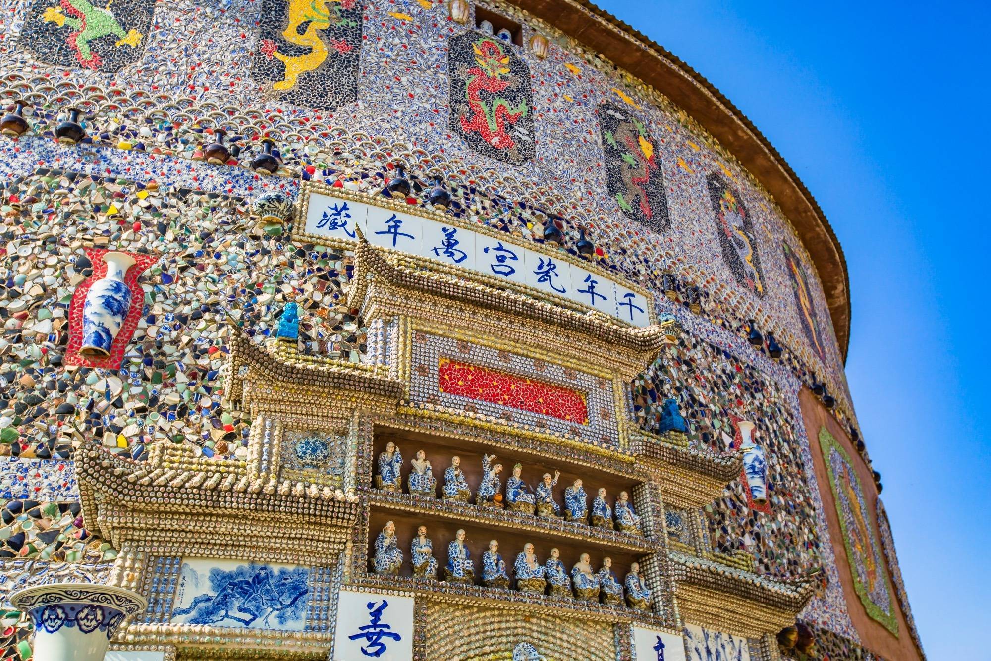 景德镇新平瓷宫,用6万多件瓷器打造的网红经典,充满新奇和惊喜|陶瓷