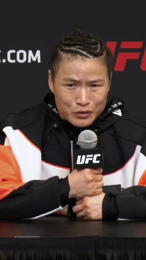 重夺冠军：@张伟丽MMA 希望明年在中国打卫冕战！|ufc|mma|UFC|UFC冠军_新浪新闻