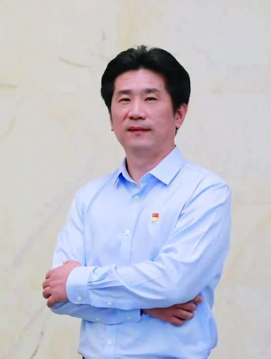 海螺集团党委书记,董事长杨军党的二十大报告指出,必须坚持科技是第一