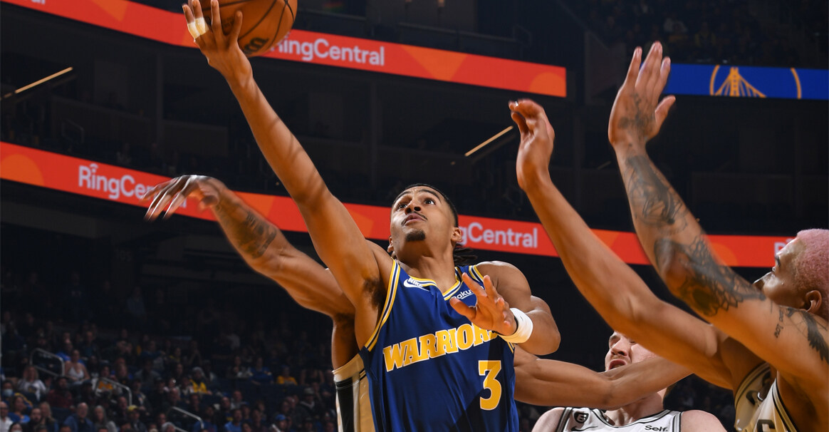 全场比赛,勇士球员乔丹-普尔出战29分钟,投篮20中13,三分10中5,罚球6