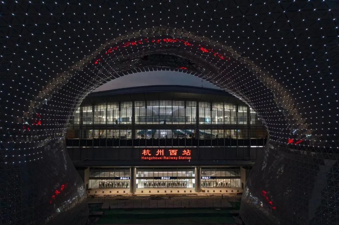 杭州西站"云门"亮了!新地标初露雄姿|杭州市_新浪财经_新浪网