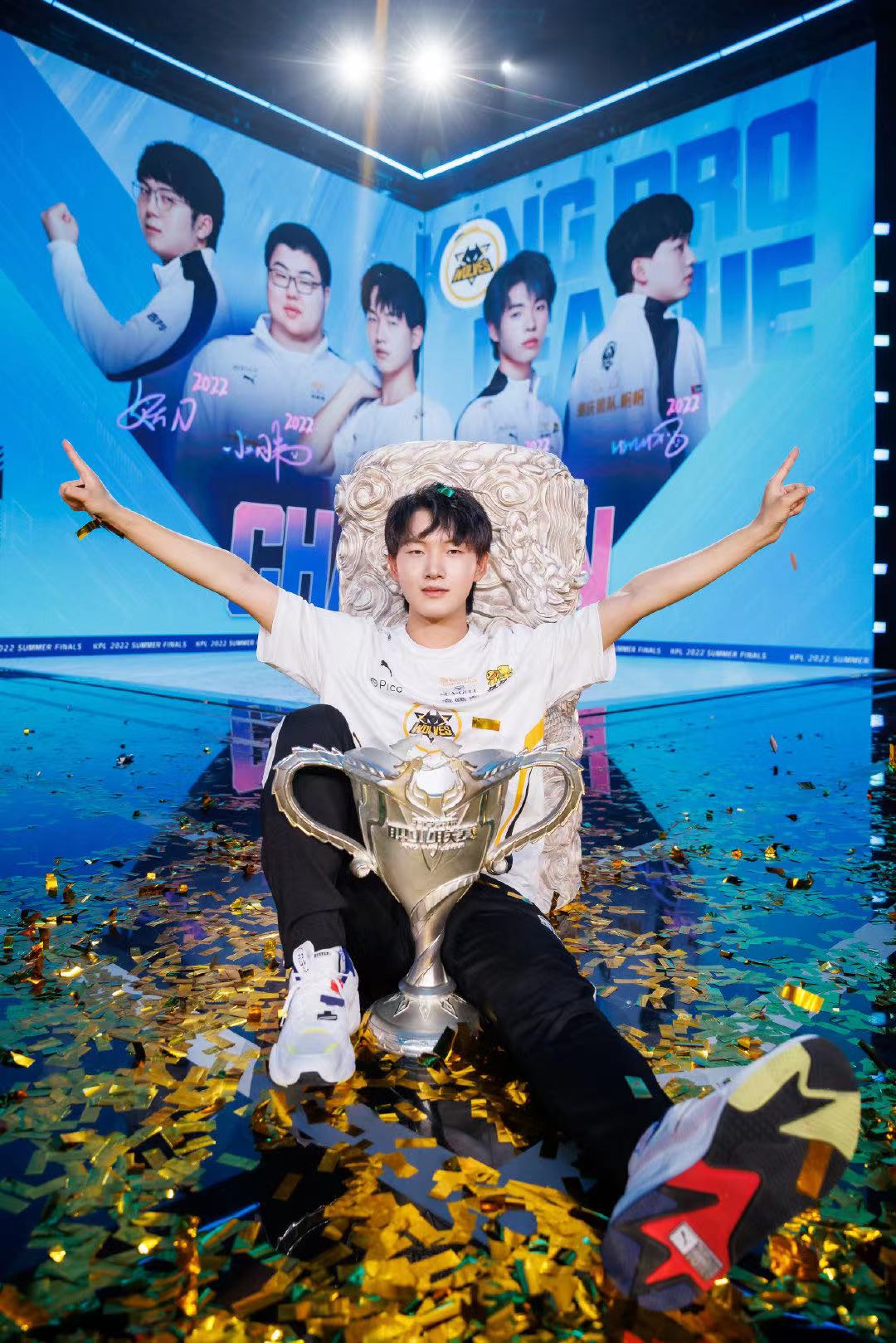 中国电竞选手彭云飞获吉尼斯世界纪录认证:明年亚运会要夺金|电竞_新