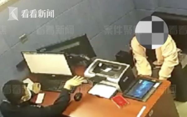 视频|手机塞袜子带进考场 考生与好友合谋作弊均被抓|考生|作弊_新浪新闻