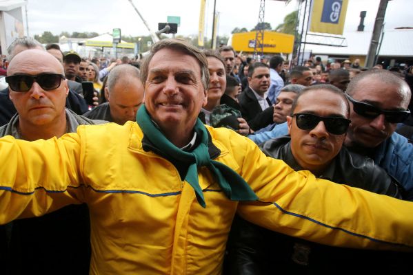 丹毒：巴西总统博索纳罗大选后沉默两周 媒体在官邸养病