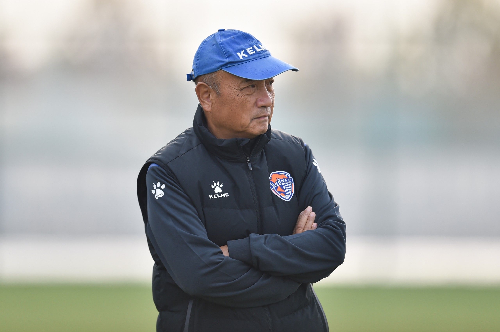 青岛海牛主帅殷铁生.