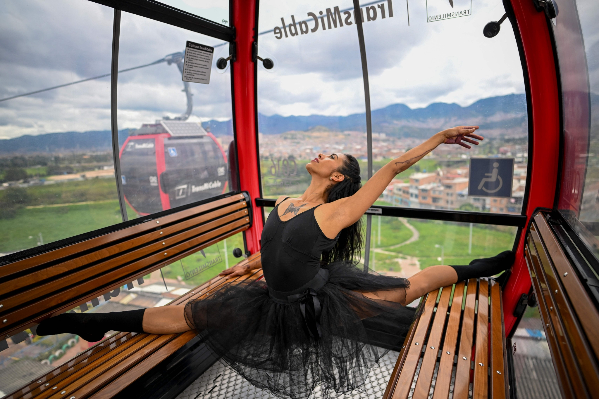 哥伦比亚:"城市中的舞蹈"|哥伦比亚|波哥大|新华社_新浪新闻