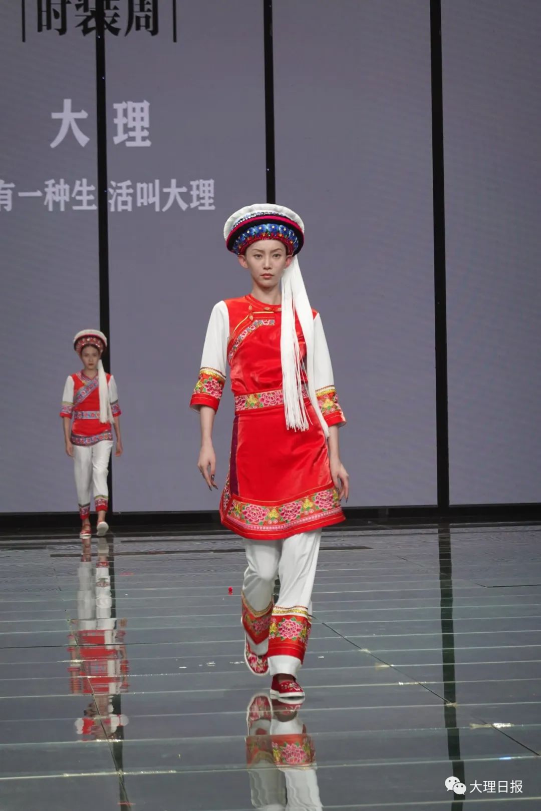 32套白族服饰亮相！《有一种生活叫大理》大理专场秀在昆明举行