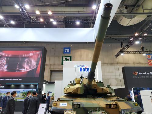 韩国现代罗特姆K2主战坦克。本报记者薛严摄