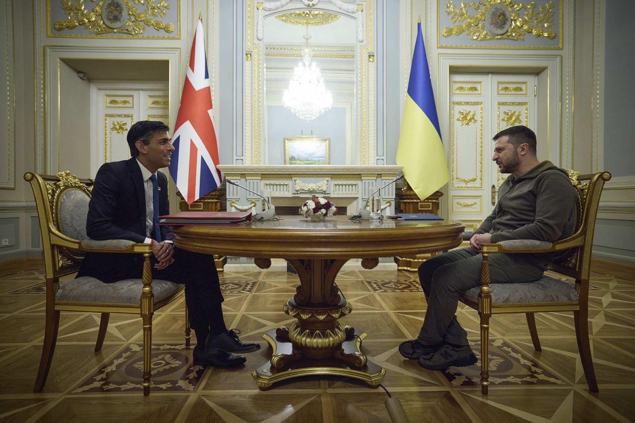 英首相突访基辅,宣布追加5000万英镑对乌军事援助|乌克兰|英镑|英国首相_新浪新闻