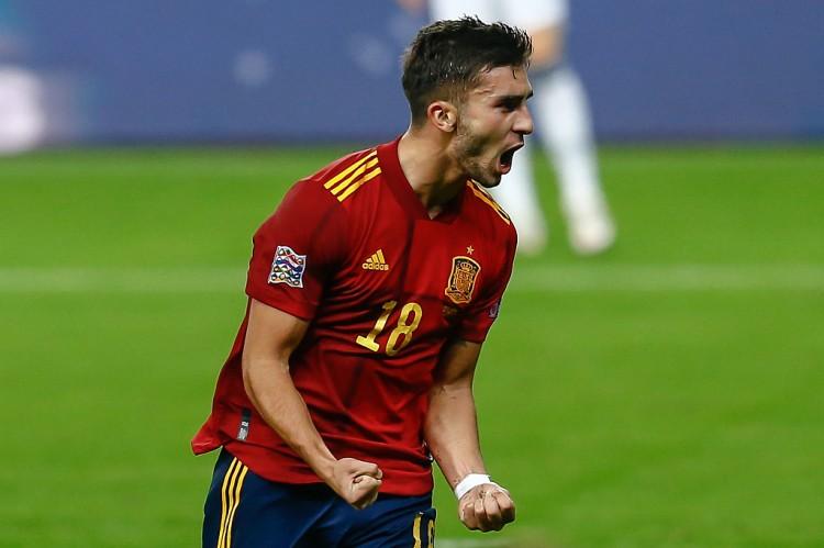 费兰-托雷斯:我踢右路更加舒服 阿森西奥,法蒂和我也能客串中锋|费兰